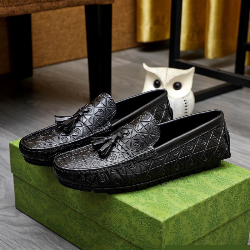 G*u*i leather shoes